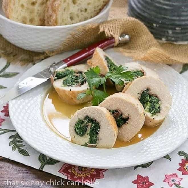 Chicken Pinwheels with Spinach and Prosciutto - That Skinny Chick