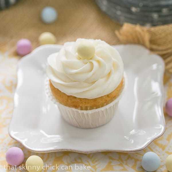 Buttercream Topped Vanilla Cupcakes - That Skinny Chick Can Bake
