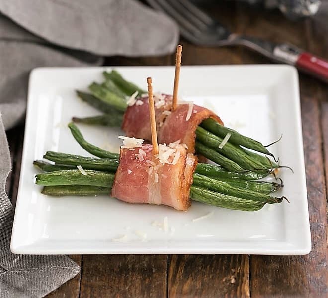 Green Bean and Bacon Bundles - That Skinny Chick Can Bake