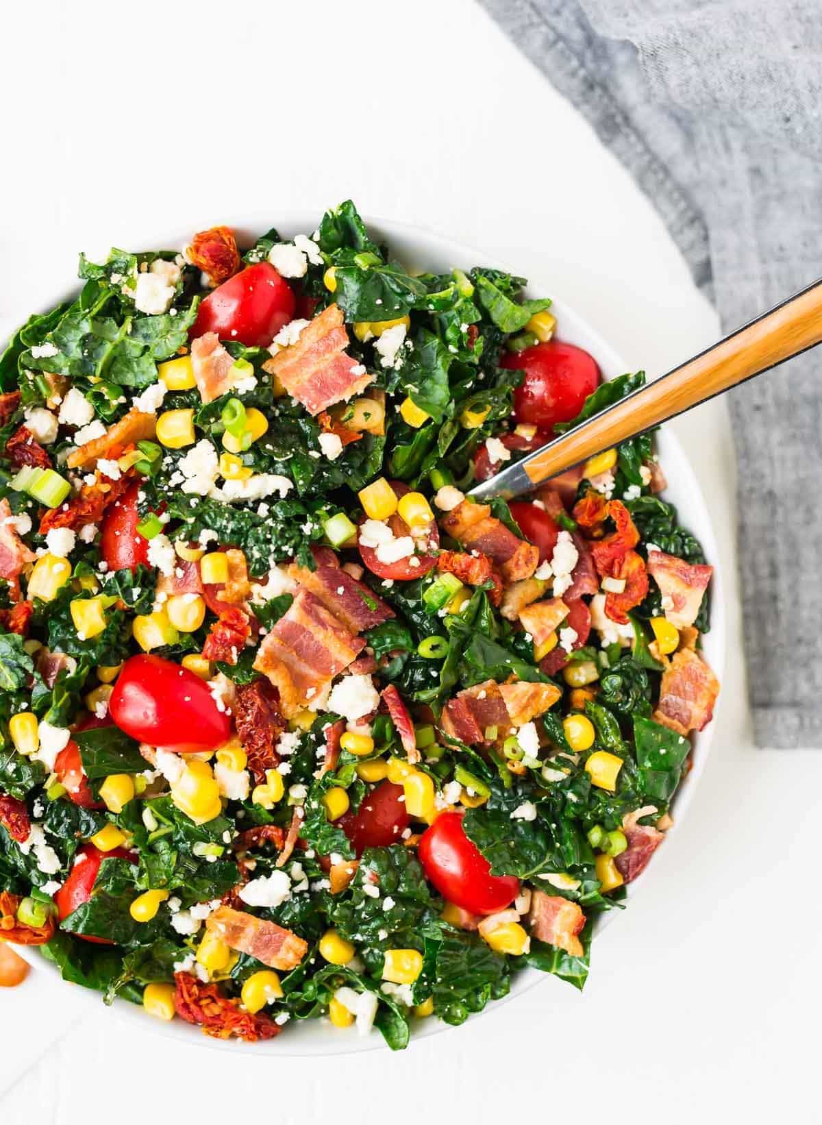 BLT Chopped Salad {Easy and Flavorful!} - WellPlated.com BLT Chopped Salad {Easy and Flavorful!} - WellPlated.com