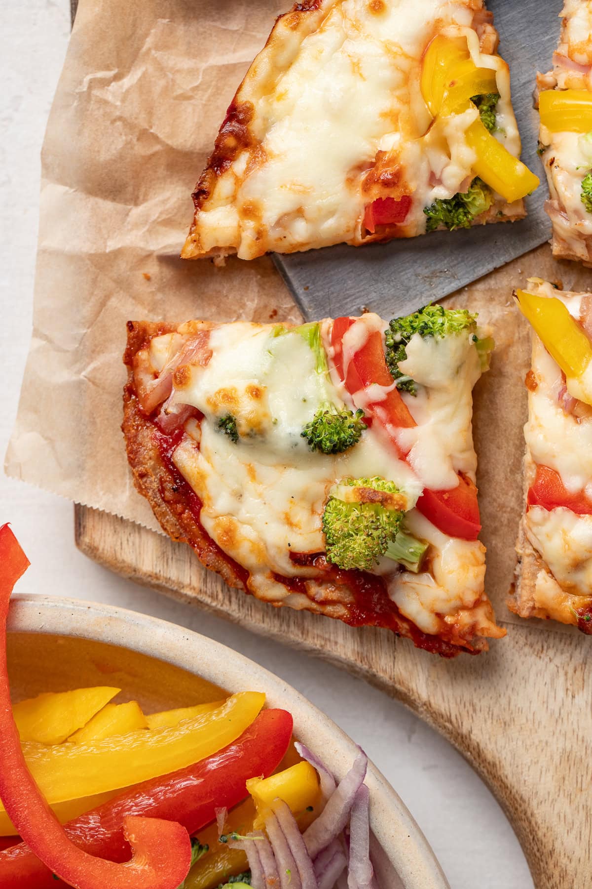 This Cheesy Chicken Crust Pizza Packs Over 34g Protein Per Serving