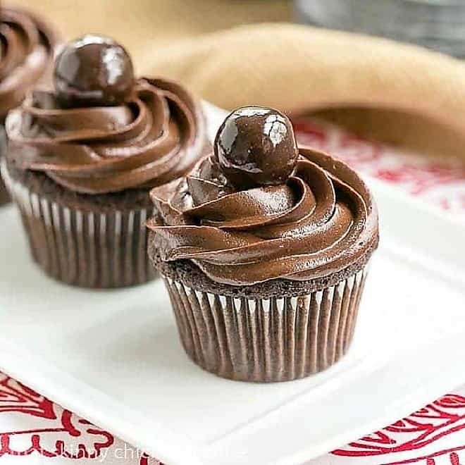 Perfect Chocolate Cupcakes - Super Moist - That Skinny Chick Can Bake
