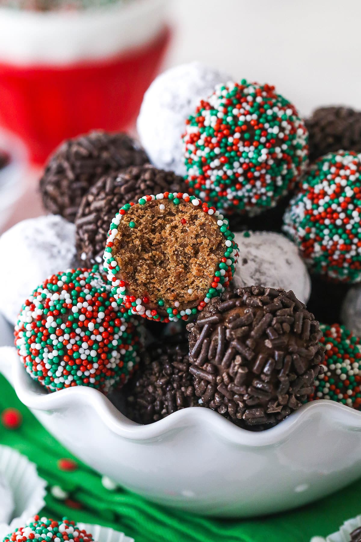 No-Bake Rum Balls - The Perfect Addition to Your Holiday Cookie Tray