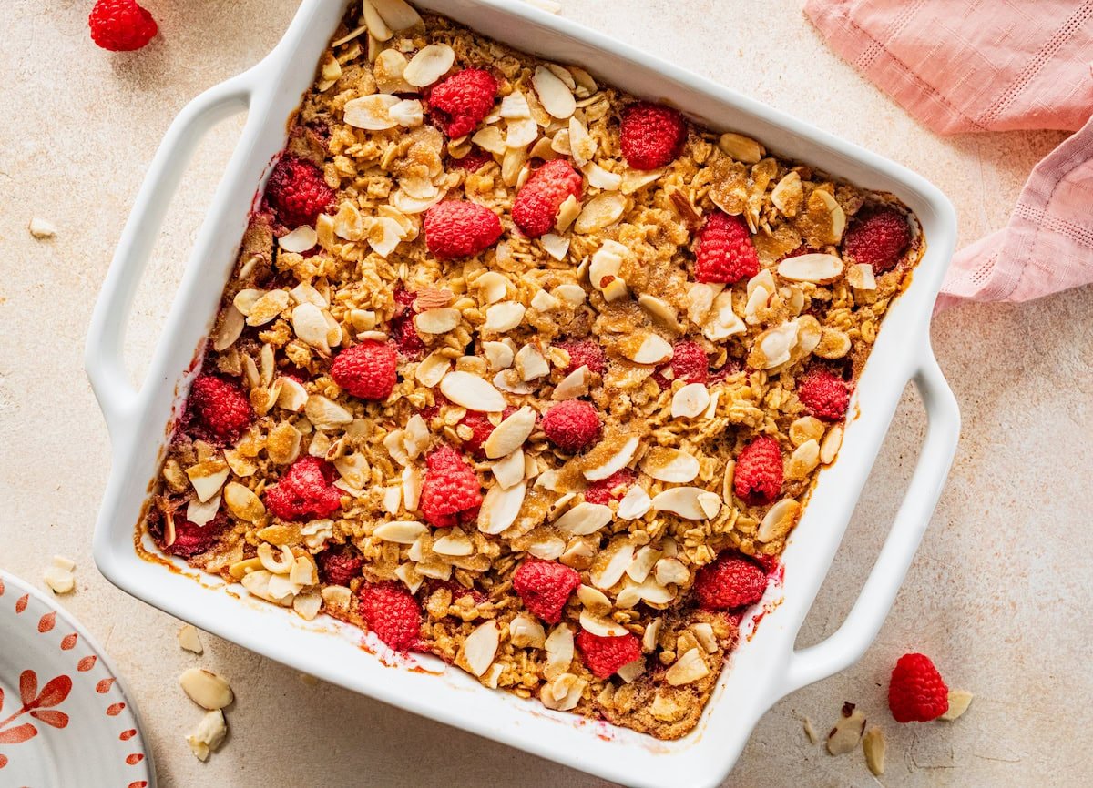 Raspberry Baked Oatmeal That Tastes Like Dessert (But Isnt!)