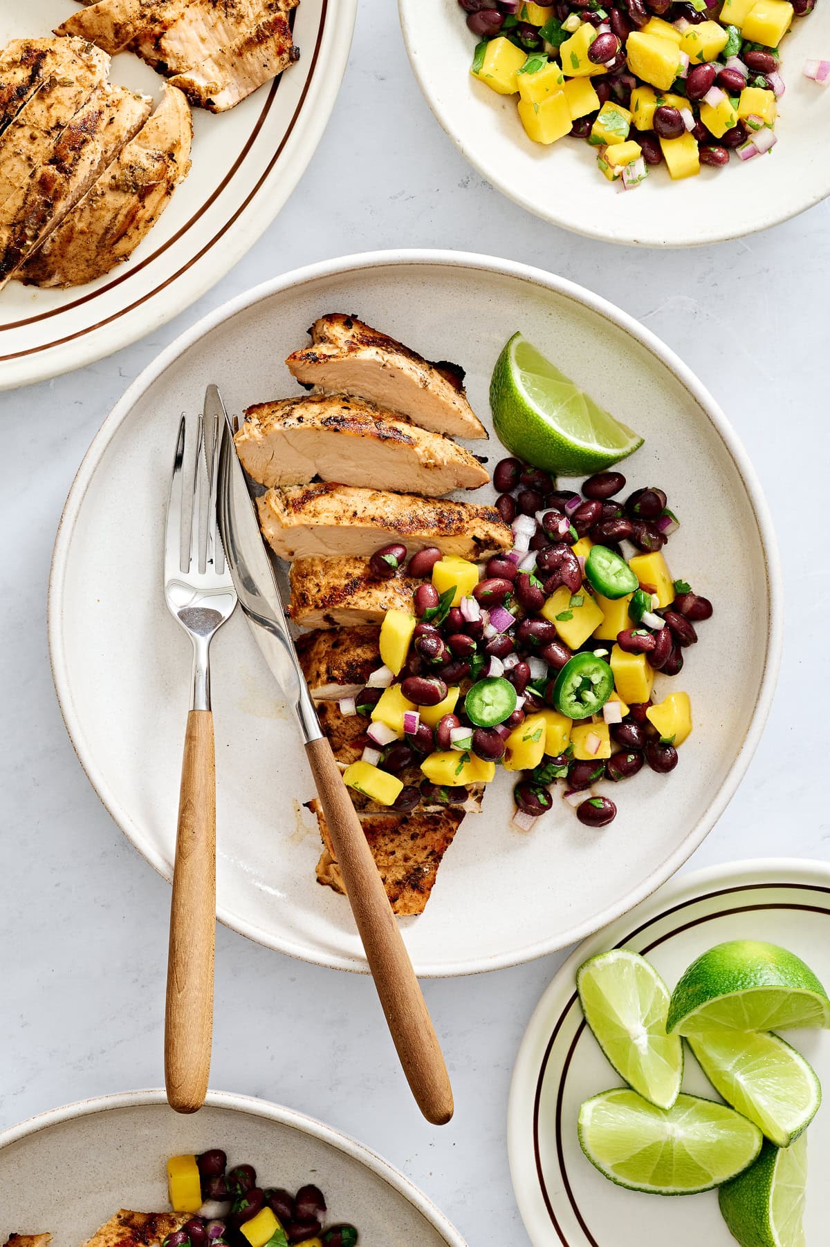 This Grilled Chicken With Mango Black Bean Salsa Packs 30g+ Protein