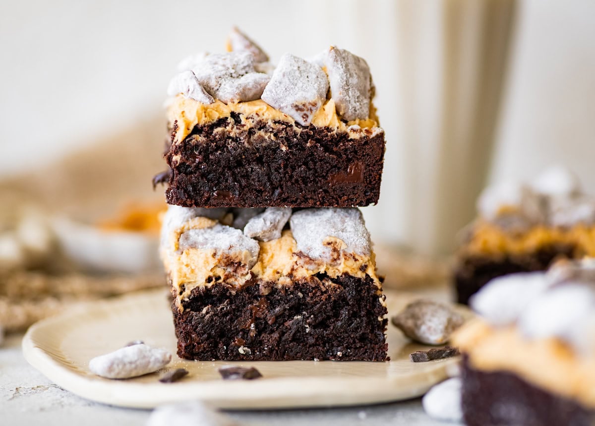 Puppy Chow Brownies Are My New Favorite Dessert