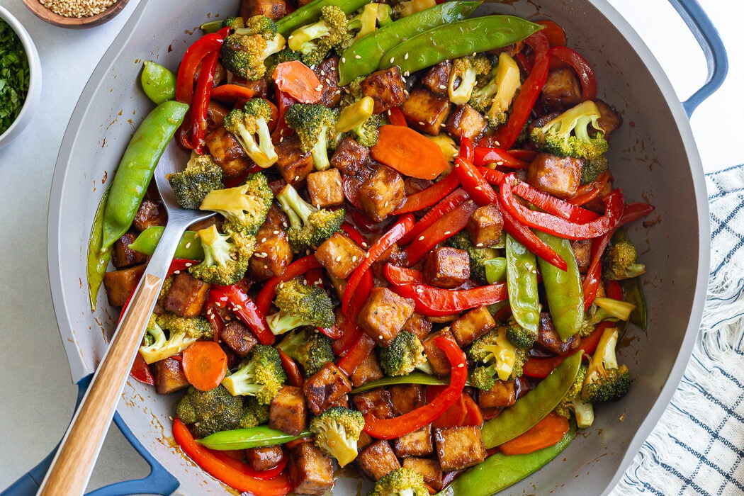 This One-Pan Tofu Stir Fry Is a Weeknight Game Changer
