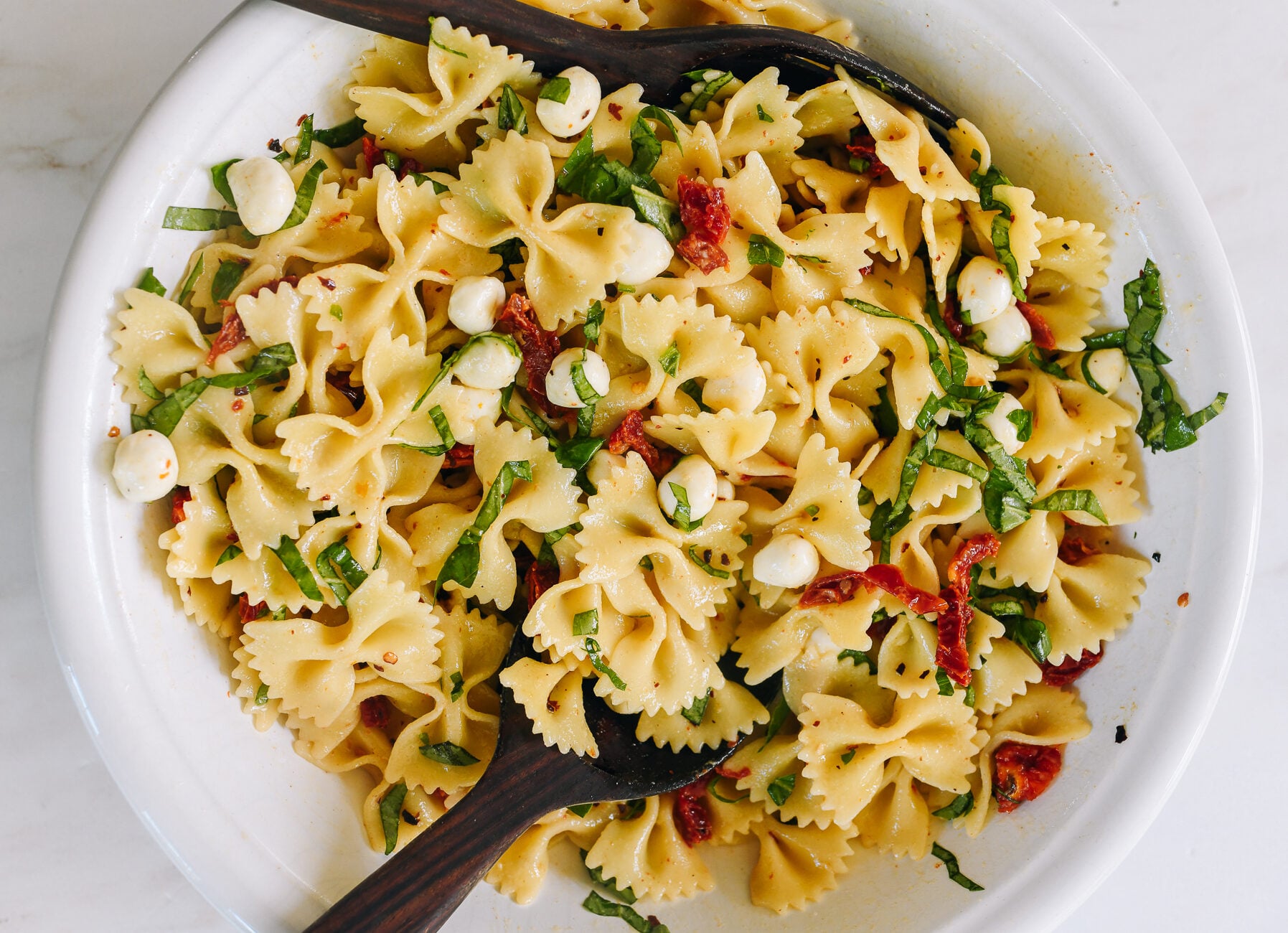 Spicy Sun-Dried Tomato Pasta Salad