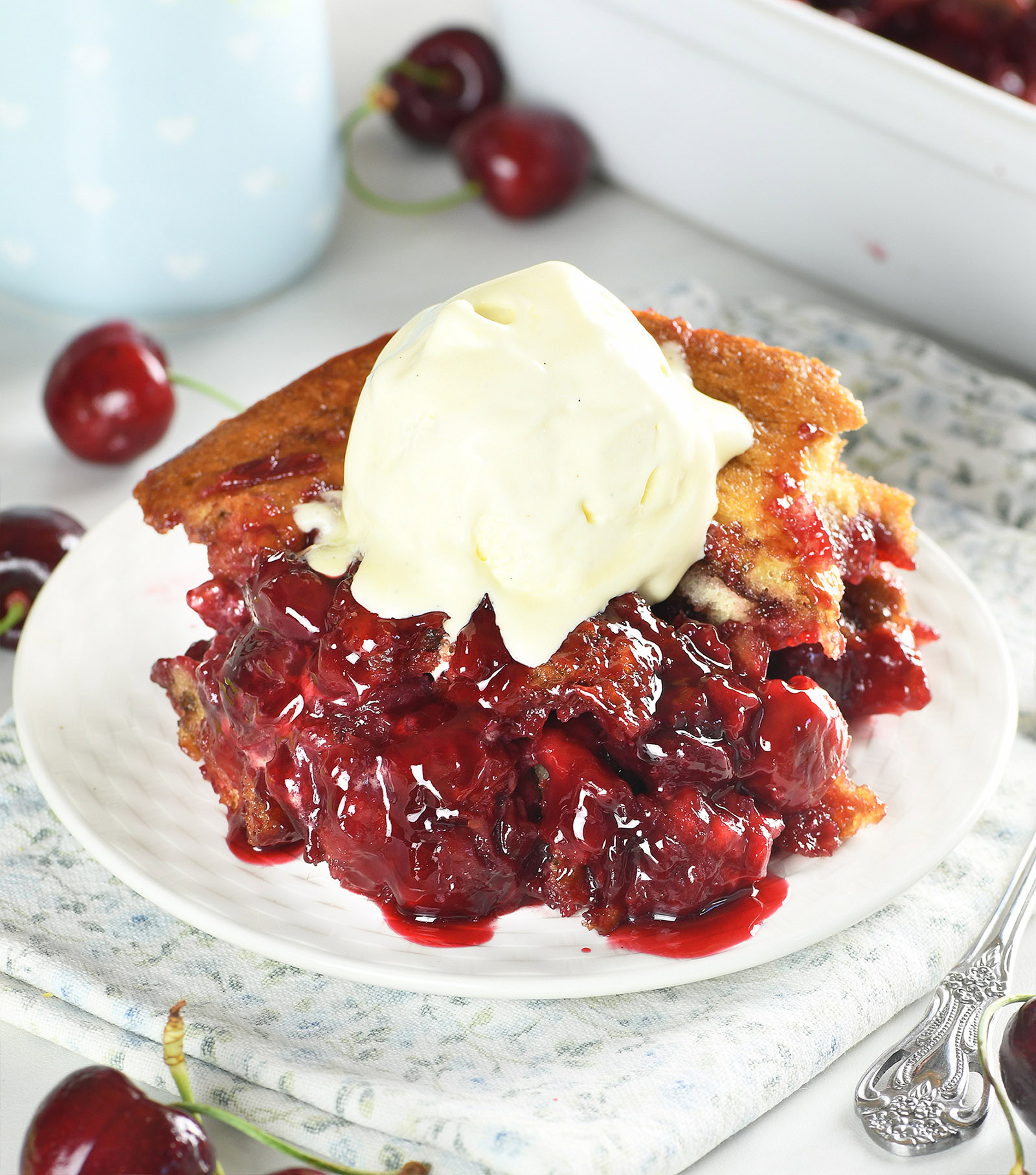 Easy Cherry Cobbler