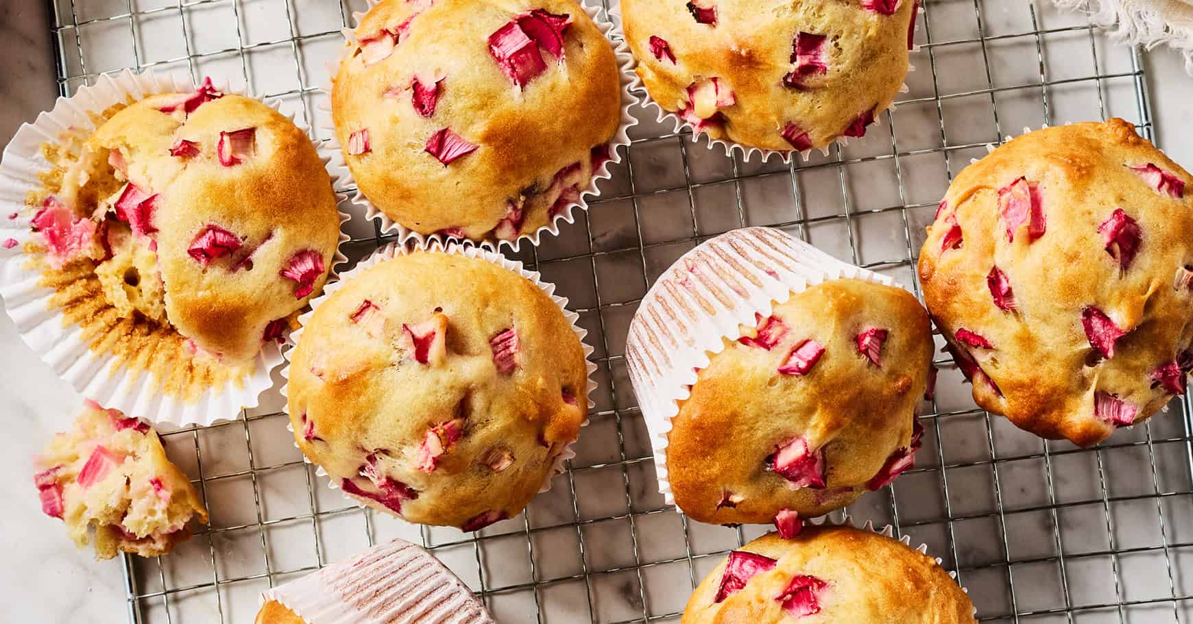 These rhubarb muffins are so good, I just ate two